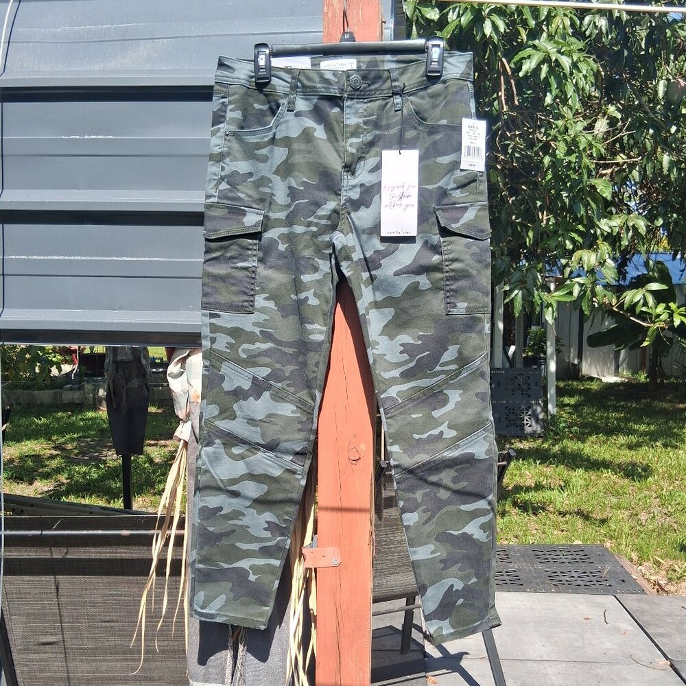 New Vanilla Star Camouflage Cargo Pants